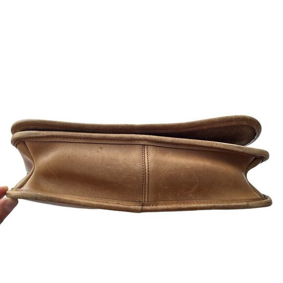 VTG Coach Bonnie Cashin Tan Cowhide Leather Crossbody Bag Turn-Lock Made in USA - Picture 7 of 16